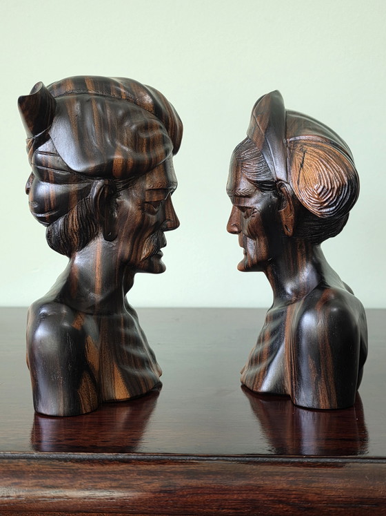 Image 1 of Busti balinesi in legno di metà secolo – set di 2