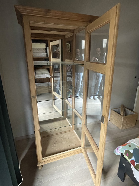 Image 1 of Vitrinekast