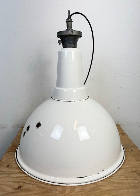 Image 1 of Grande lampada a sospensione industriale in smalto bianco britannico di Benjamin, anni '60