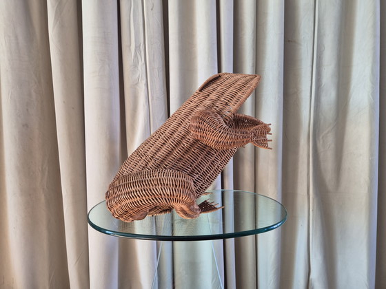 Image 1 of grenouille vintage en osier marron