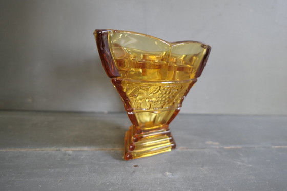 Image 1 of Vaso Art Déco in vetro pressato ambrato pique fleur