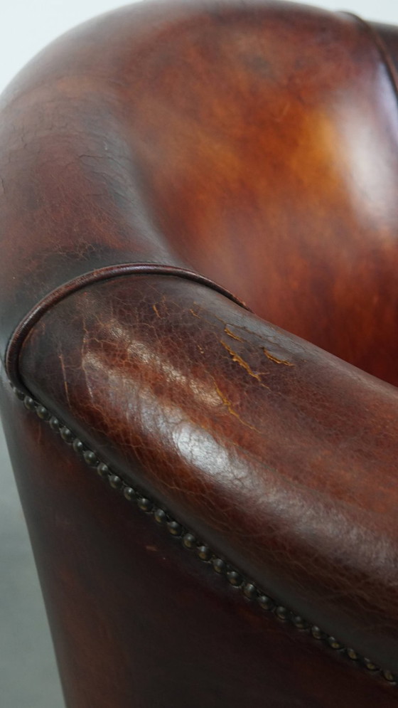 Image 1 of Fauteuil club en cuir de mouton couleur cognac