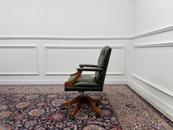 Silla de oficina Chesterfield inglesa verde – Sillas de oficina, Leather, Wood (photo 3 of 7)