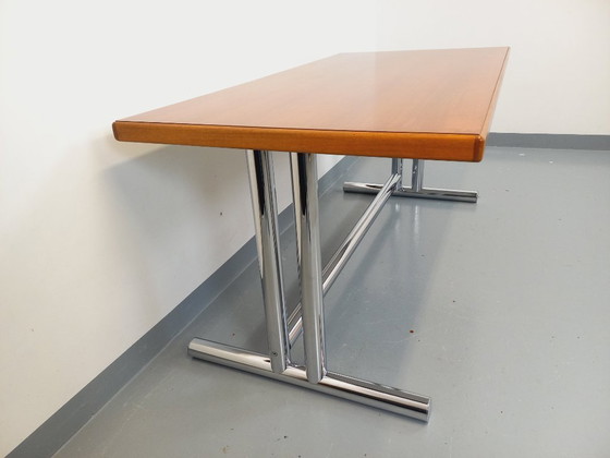 Image 1 of Scrivania vintage in legno di noce e metallo cromato degli anni '70