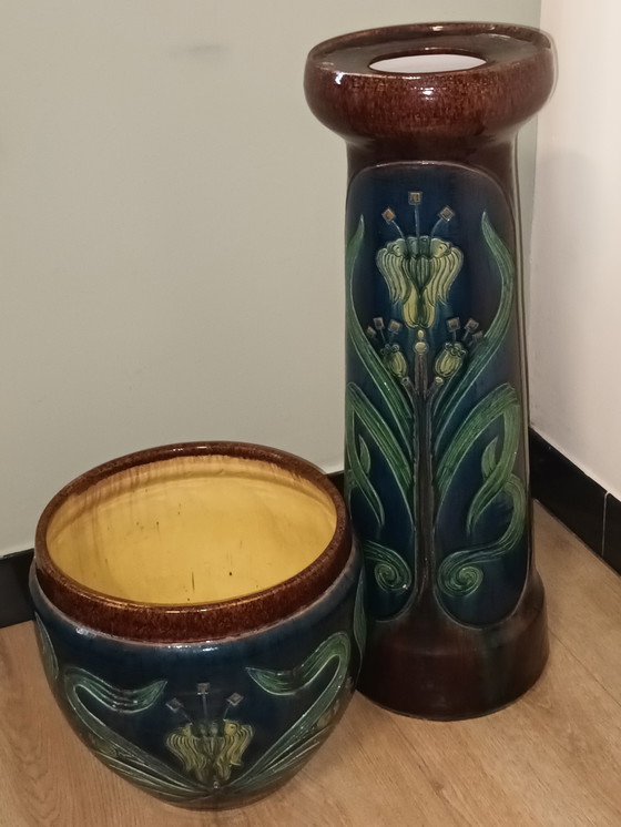 Image 1 of Antique cache-pot and column Flemish pottery