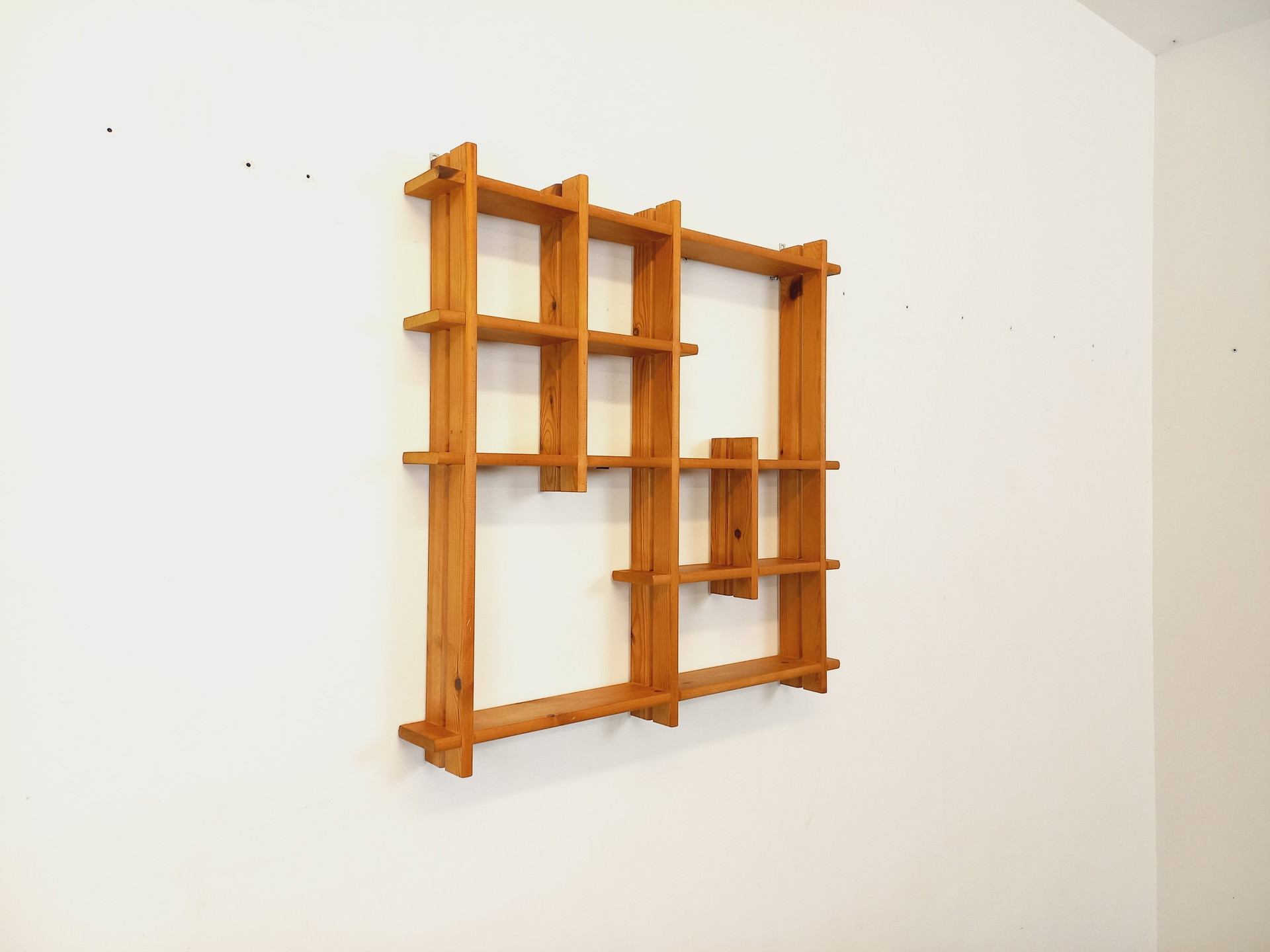 Vintage Pine Wall Shelf 80s Regain House Style | €225 | Whoppah