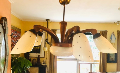 Hängelampe im Sixties-Design