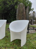 2x Sedia Moon di Tokujin Yoshioka.