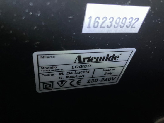 Image 1 of Vloerlamp Artimide Logico design van M. De Lucchi en G. Reichert