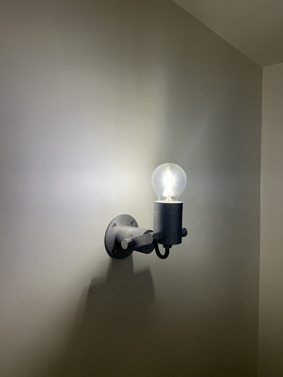 Image 1 of Modular Nomad short