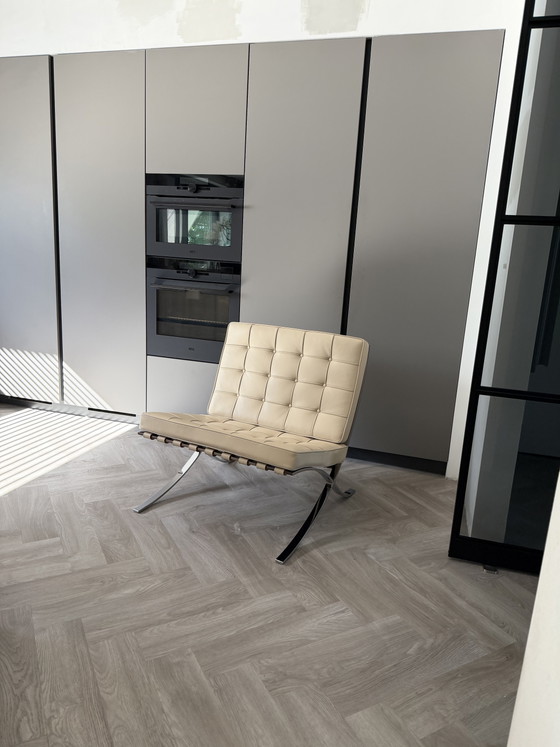 Knoll Barcelona Stoel – Stoelen / fauteuils, Leather, Metal (photo 2 of 15)