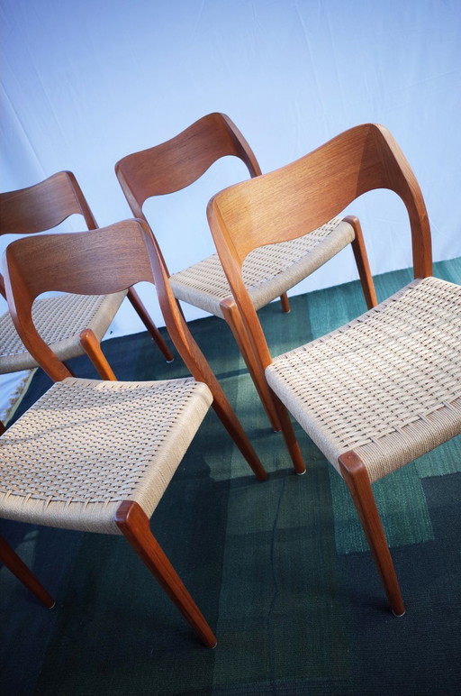 1 van 4 Niels O. Møller Deense teakhouten stoelen model 71 vlechtwerk