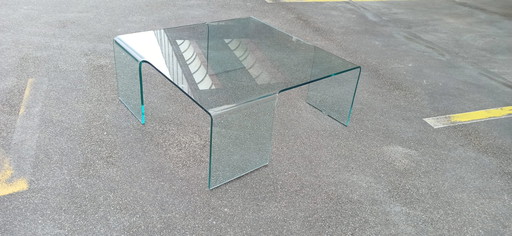 Gebogener geometrischer Couchtisch aus Glas