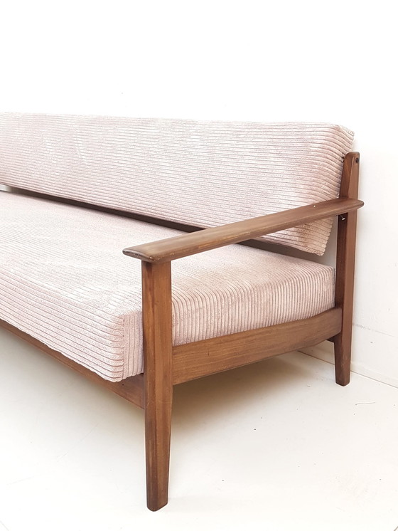 Image 1 of Panca vintage in teak, rosa pastello chiaro, recentemente rivestita