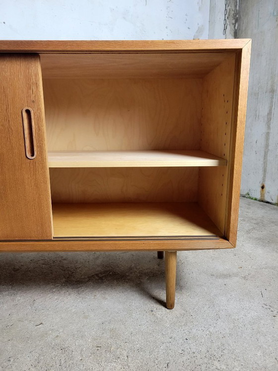 Image 1 of Vintage Danish sideboard in oak by Hundevad & Co