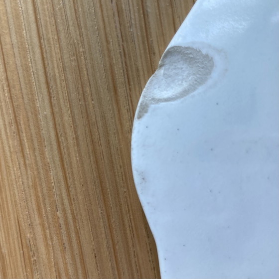 Image 1 of Charmante Geschulpte Schaal 19e-eeuws Wedgwood