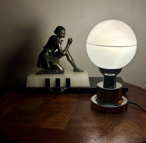 Lampe à Poser Vintage Design Art Déco - Chrome & Opaline – Verre (photo 4 of 9)