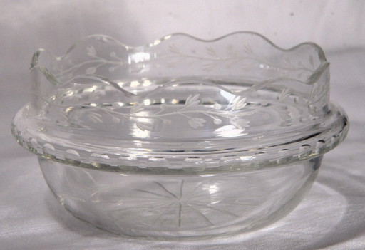 Zuckerdose / Kleine Tasse mit Henkel aus geschliffenem Glas und versilbertem Metall, 11 x 8 cm (ohne Henkel), (photo 2 of 8)