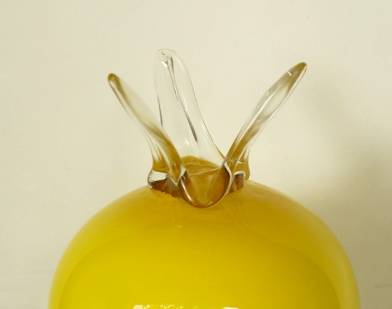 Empoli Tripod Vase Yellow Opal Glass, MCM Italy 1960s/1970s (photo 12 of 14)