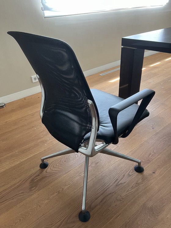 Image 1 of Sedie da conferenza Vitra Meda Chair