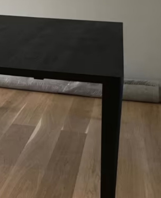 Image 1 of Mesa de comedor Bolia elegante