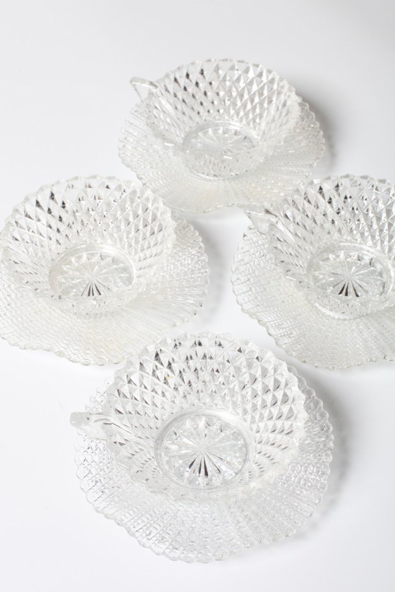 Image 1 of Servizio da tè in vetro trasparente di metà secolo / Decorazione con taglio a diamante / 4 tazze + 4 piattini / Italia / Anni '6