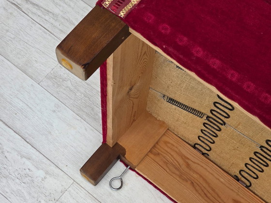 Image 1 of 1970, Deense 2-zits "Spaanse" drop arm sofa, kersenrood meubelvelours.