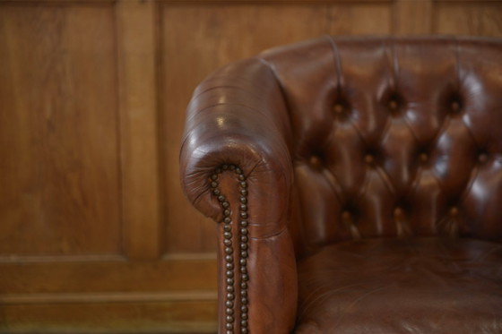 Image 1 of Een paar met leer beklede clubstoelen