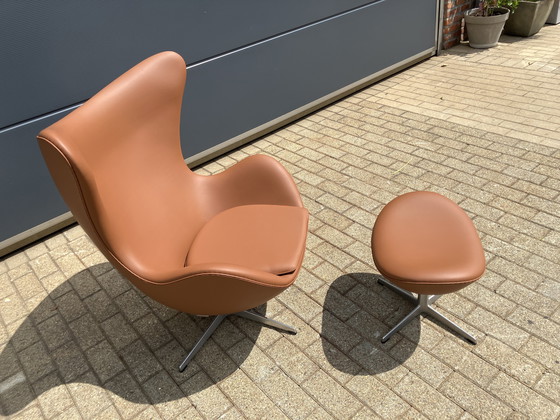 Image 1 of Fritz Hansen Egg Chair + Pouf in pelle color cognac NOVITÀ!!