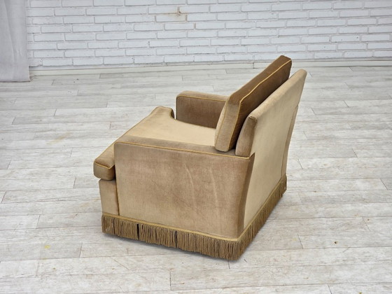Image 1 of Deense fauteuil uit de jaren 70, bekleed met honinggeel meubelvelours.