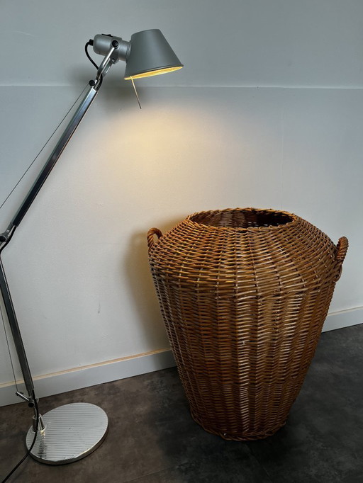 Grote vintage rieten mand met handvatten