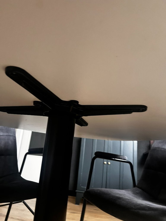 Image 1 of Tavolo da pranzo Movani Piedra 130x150 con 4 sedie