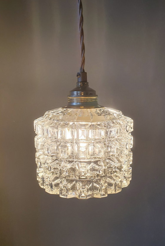 Image 1 of Suspension vintage milieu du siècle en verre transparent à motif quadrillé