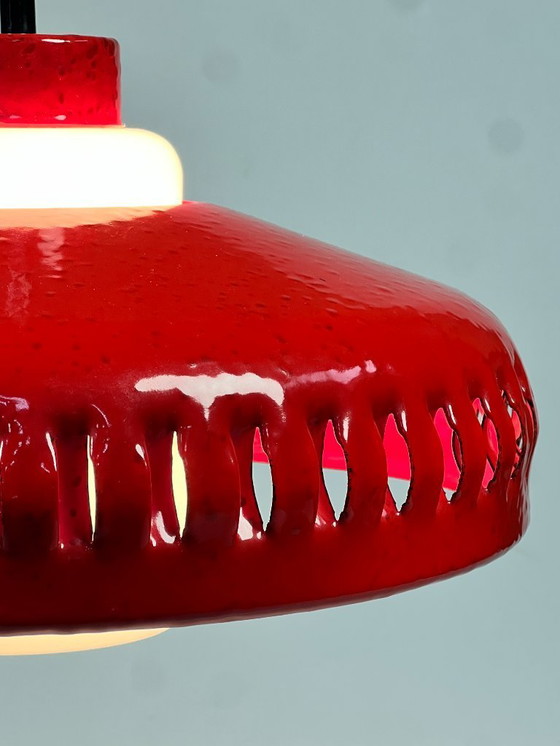 Image 1 of Vintage Hanglamp, Rood Emaille, Wit Opaalglas, Hustadt Leuchten, Duitsland 1960's