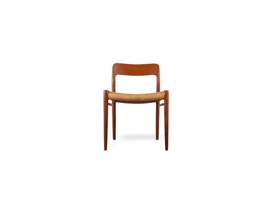 Image 1 of Silla original modelo 75 de JL Moller, Niels Otto Møller, teca, danesa.