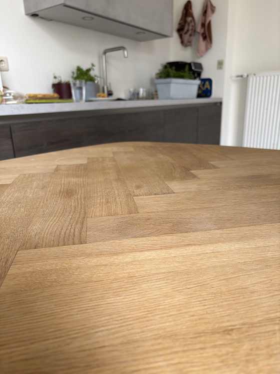 Image 1 of table à manger à chevrons