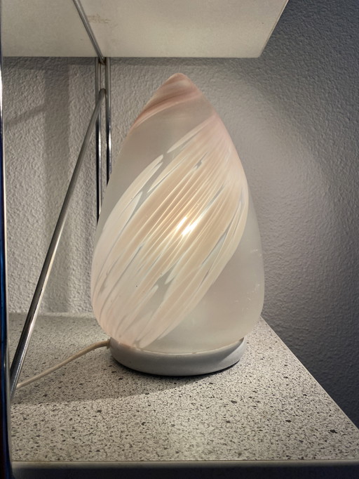 Geblazen glazen eierlamp