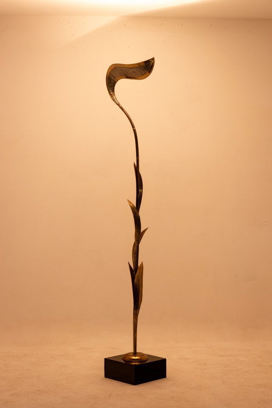 Image 1 of Maison Honoré. Lampadaire en laiton doré. Circa 1970.