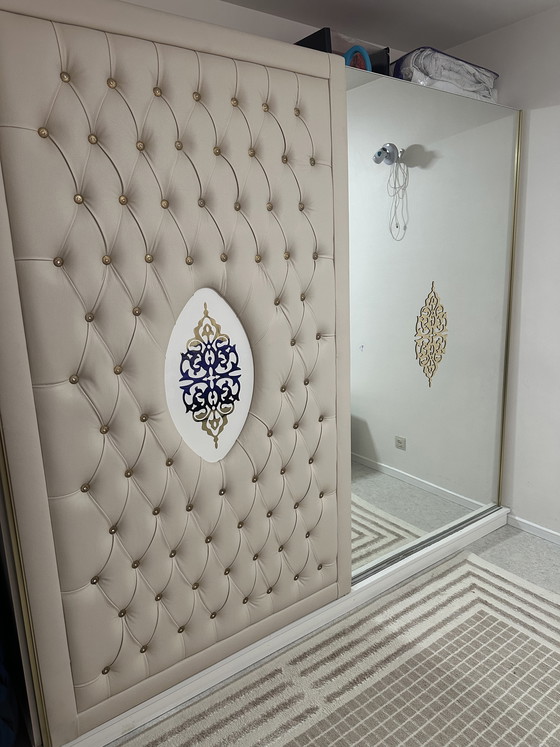 Image 1 of Complete slaapkamer voor te koop volledig met gordijnen en tapijt. € 500.