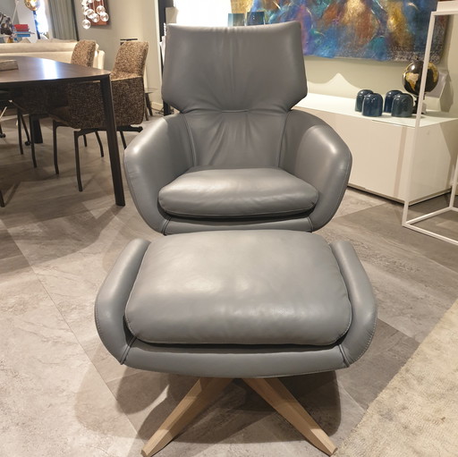 Sillón Leolux Lloyd Plus con reposapiés