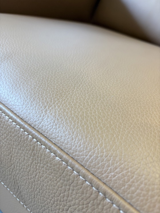 Sillón de Roma – Sillones, Leather, Wood (photo 4 of 5)
