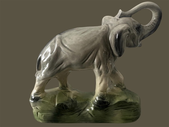 Image 1 of Gran escultura de elefante de mayólica intacta