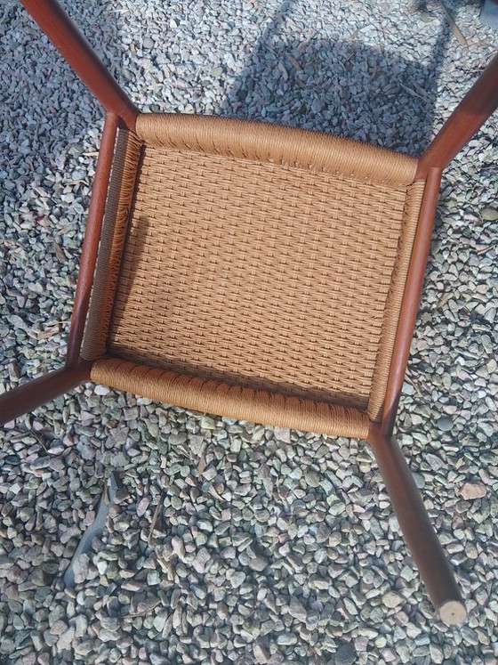 Image 1 of 4 x Deens design eetkamerstoelen Niels Otto Møller model 75