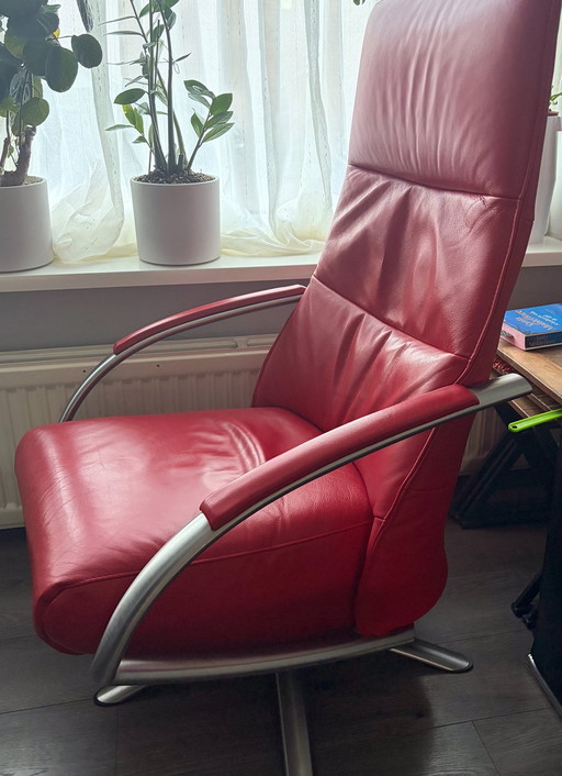 Twice  TW 002 leren rode Relaxfauteuil  met accu 