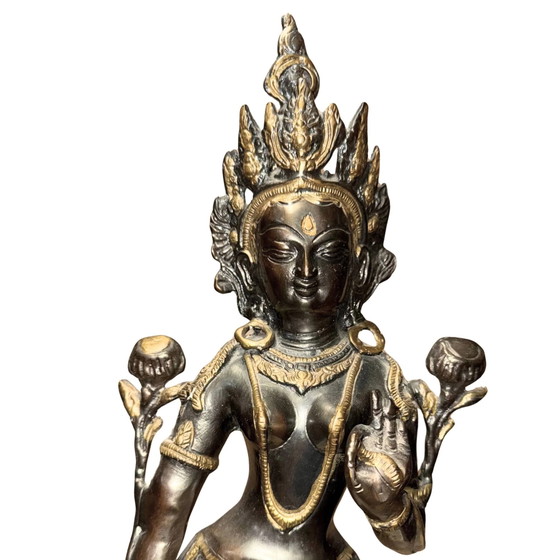 Importante Bronce Antiguo del Himalaya Dorado al Fuego Tara Verde de Pie (Namgyalma/Syama Tara) – S. XVIII – (photo 8 of 9)