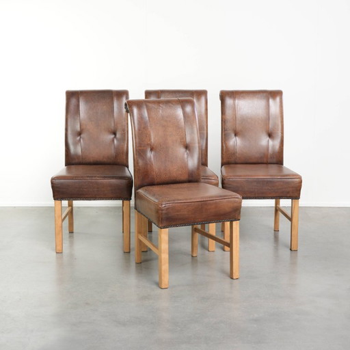 4x Beautiful large sheepskin dining chair in a dark cognac color with a lovely English look – eetkamerstoelen, Wood