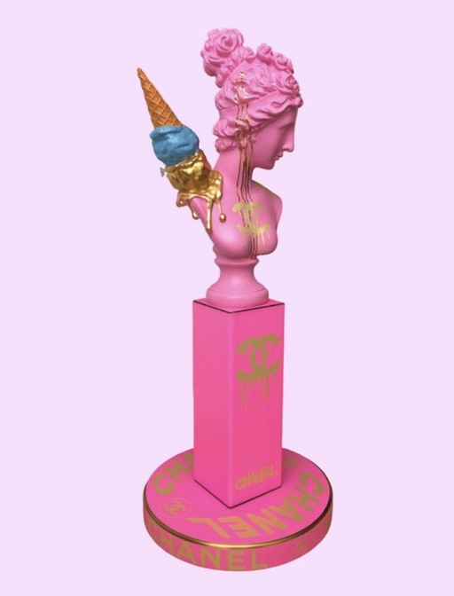 Exclusivités GF - Statuette Chanel Femme