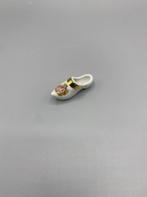 Miniature Limoges Porcelain Clog – Gallant Scene Decor, Gold Trim – Vintage – servies