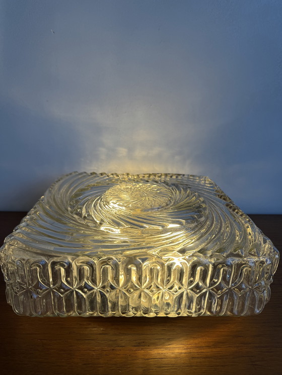 Image 1 of Lampada da soffitto/parete in vetro Wila vintage: eleganza Art Déco vorticosa