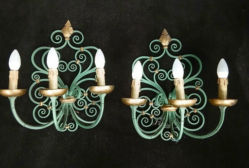 Par de apliques de pared antiguos de hierro forjado, obra de Gilbert Poillerat, estilo barroco, 1940.